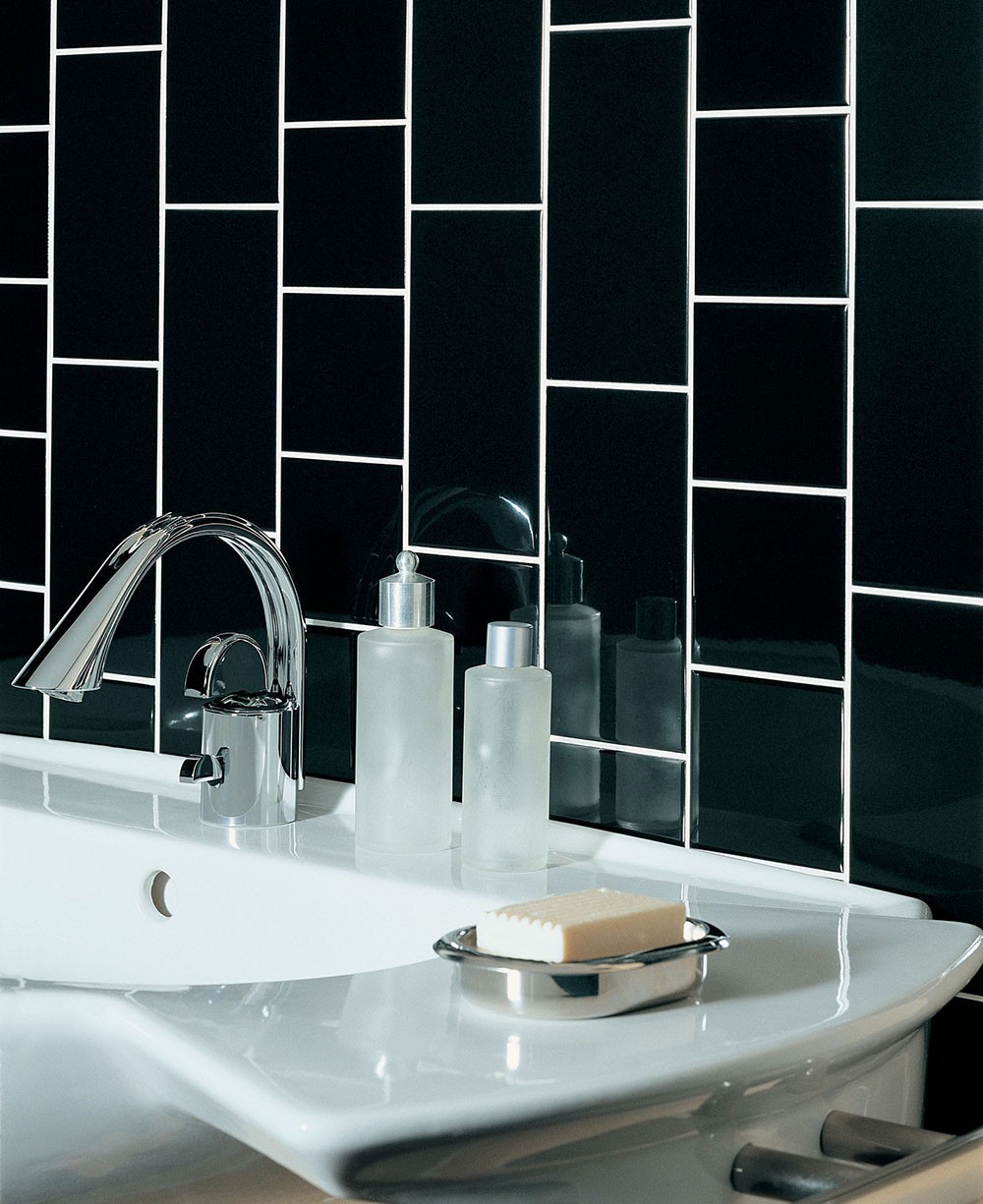 Prismatics Black Gloss 4"x4" Wall Ceramic Tile | GENROSE